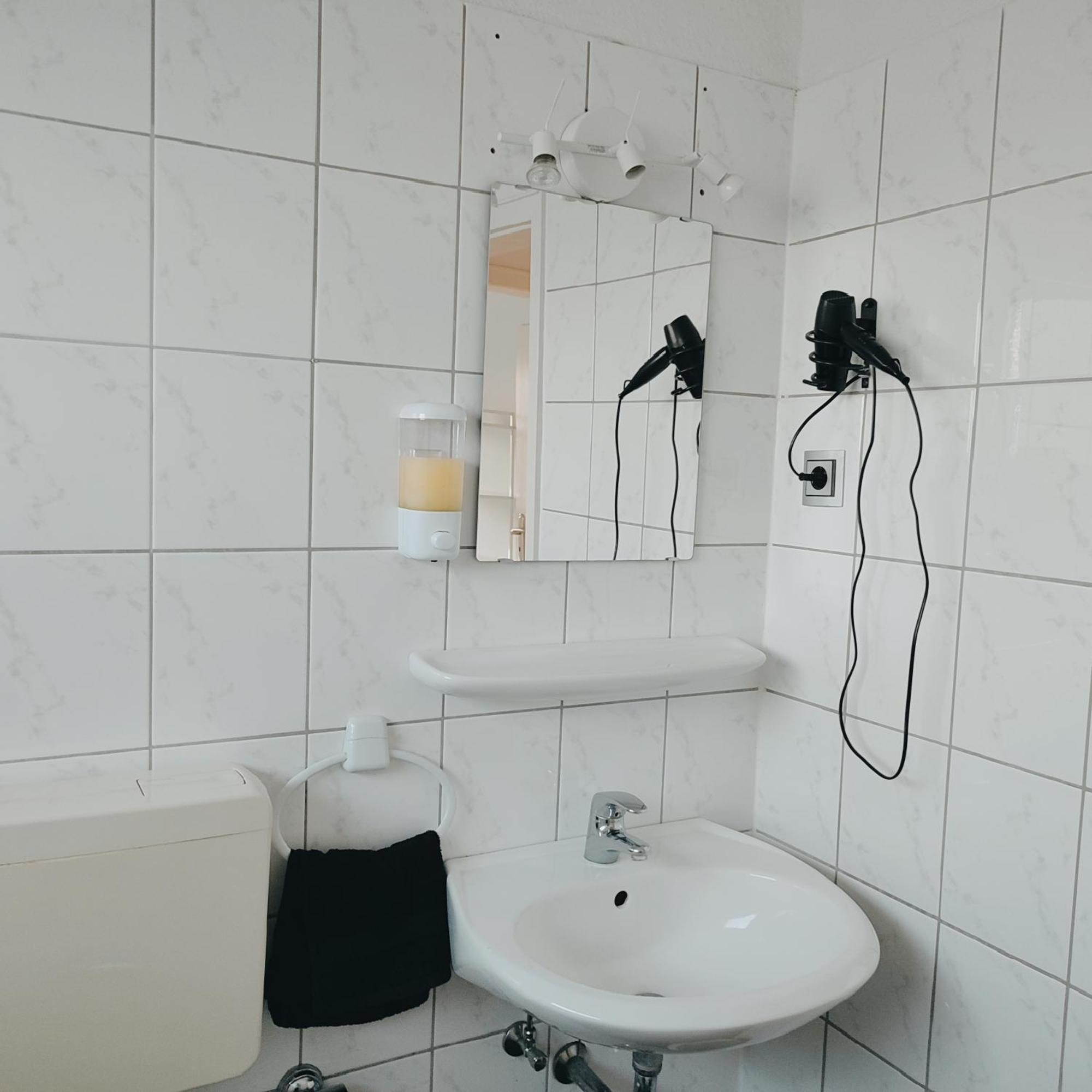 Monteur-Ferien-Messewohnung Mettmann 6 Personen 2 Og Exterior photo